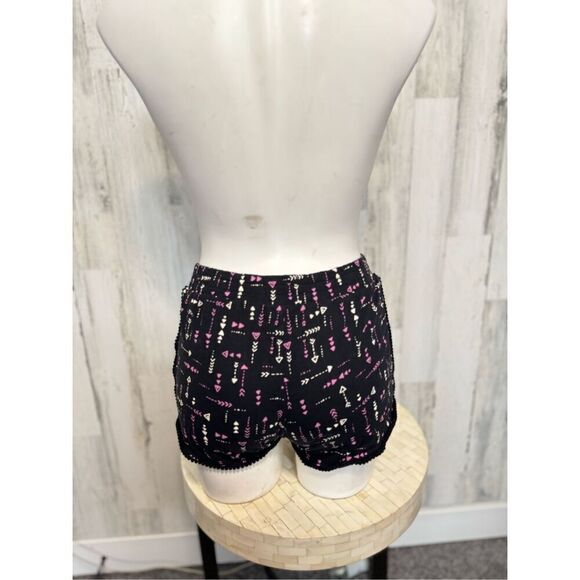 Woman’s shorts - Picture 4 of 5